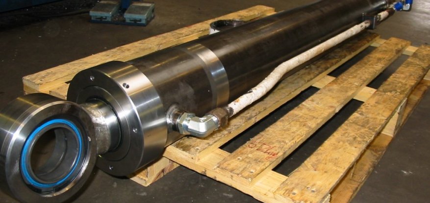 Hydraulic luffing cilinder
